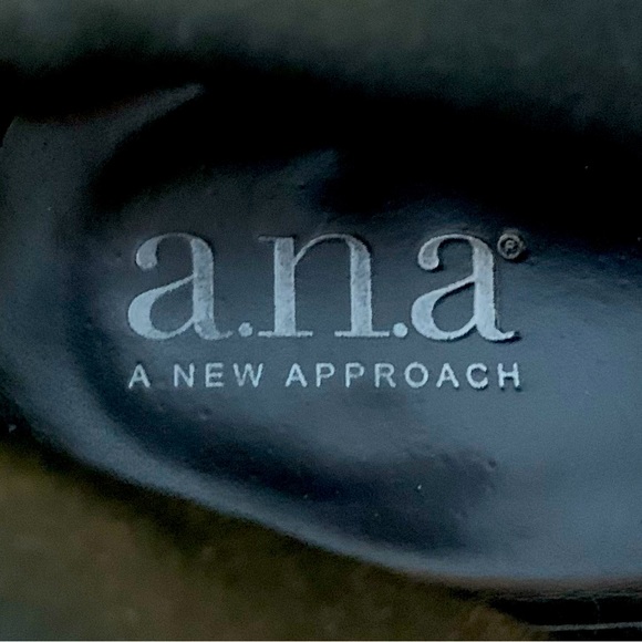 A.N.A. Black Ankle Boots Size 9 - Picture 4 of 4